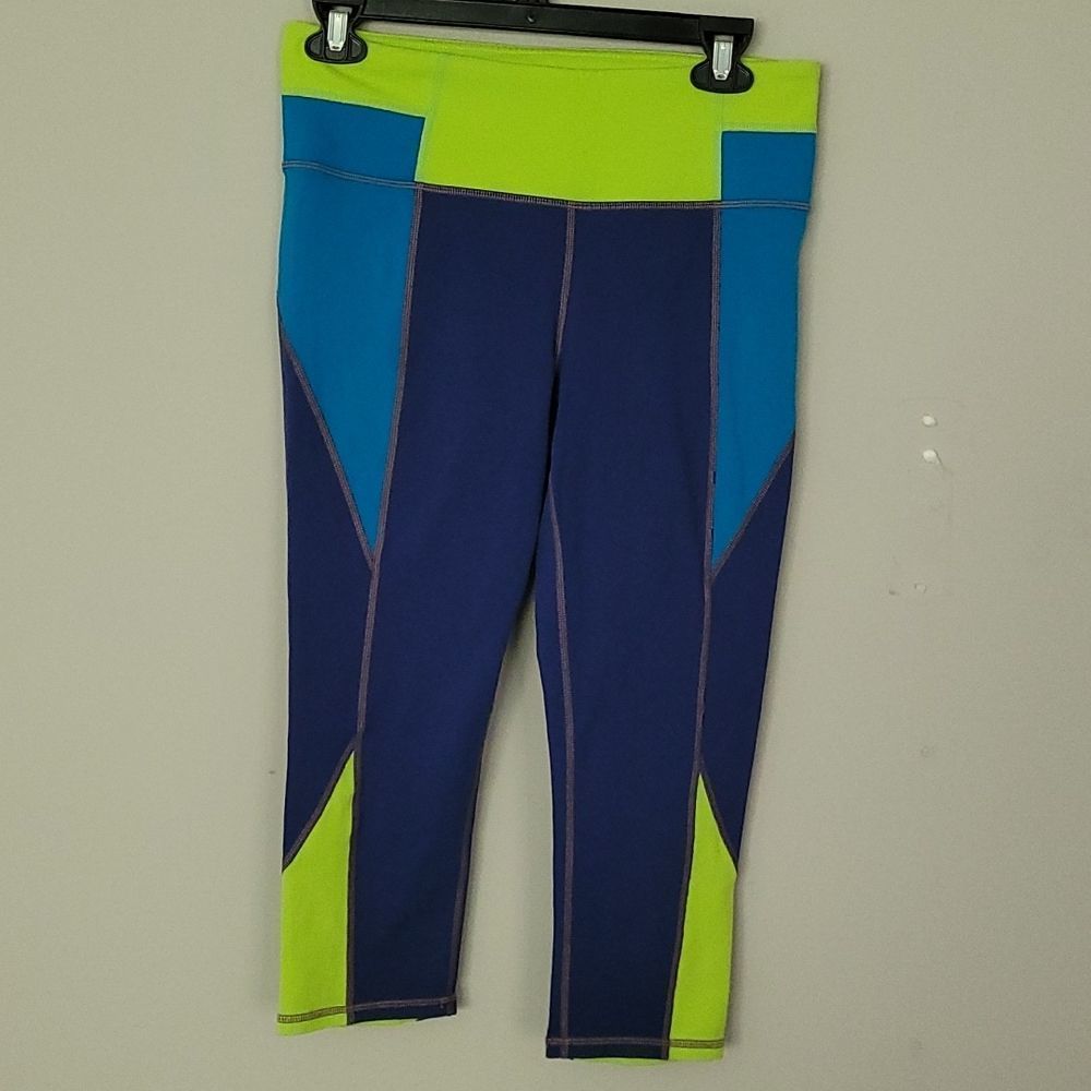 ATHELETICA RUNNING CROPS - Picture 2 of 4
